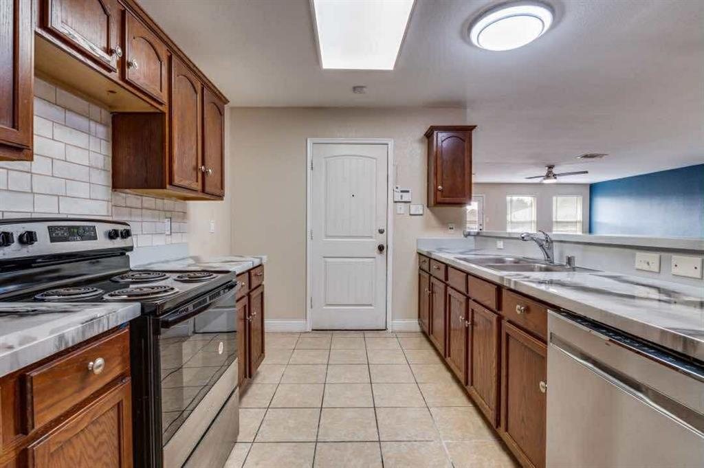 2118 Augusta St, Lancaster, TX 75146 photo