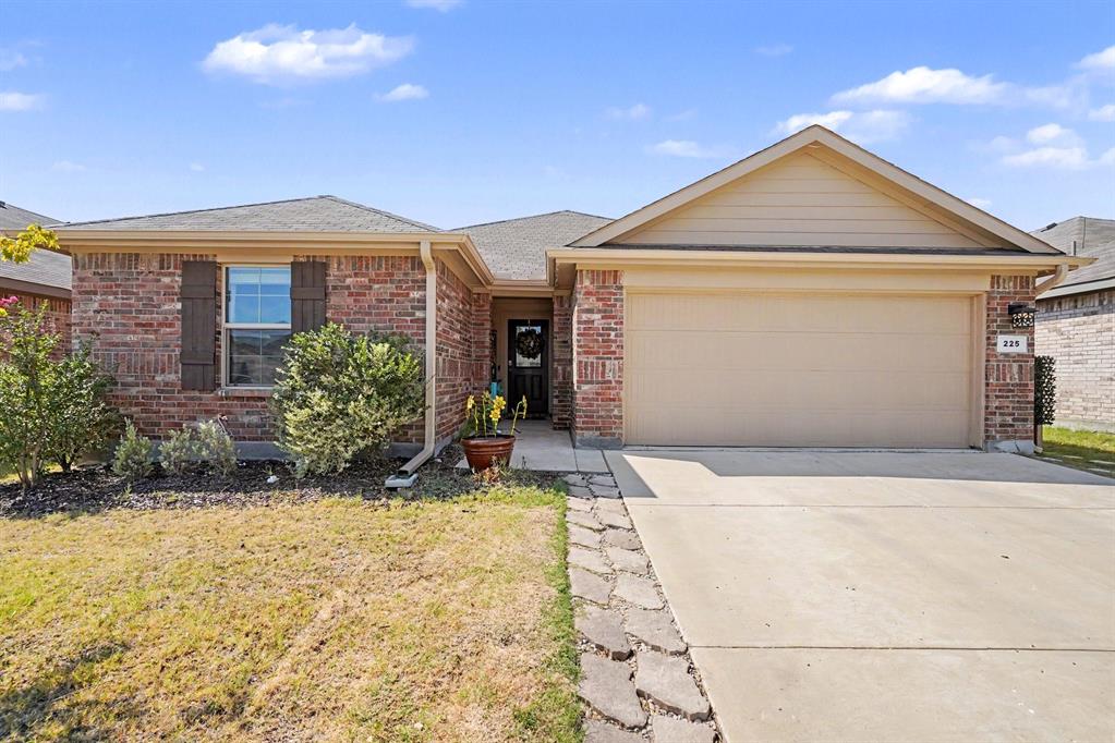 225 Olympia Marble Dr, Fort Worth, TX 76131