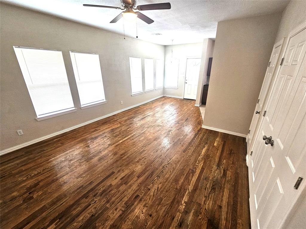 AND 1925 AND 1927 10 St, Dallas, TX 75208