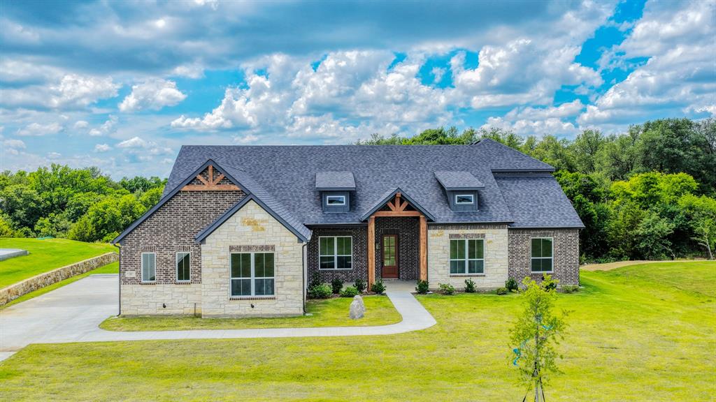 2001 Woodland Rd, Weatherford, TX 76088