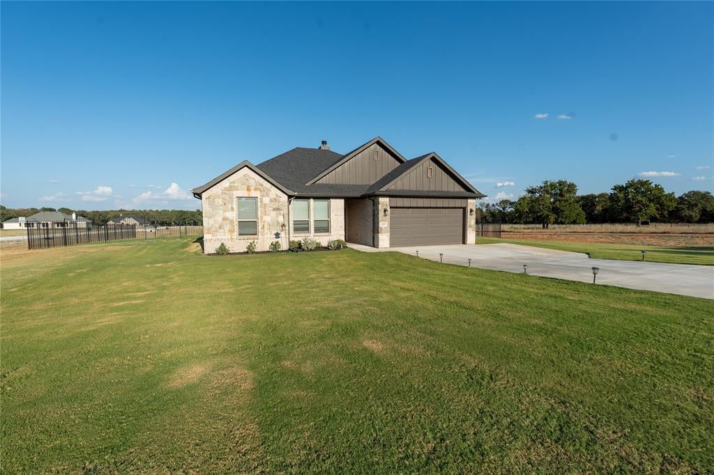 1215 Sanger, Springtown, TX 76082 photo