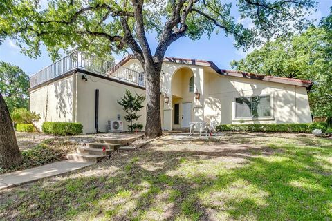 Single Family Residence in Azle TX 101 Valley View Court.jpg