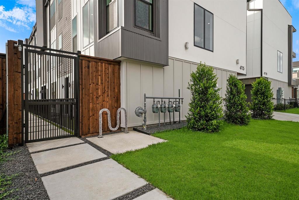 4715 Manett St #102, Dallas, TX 75204 photo