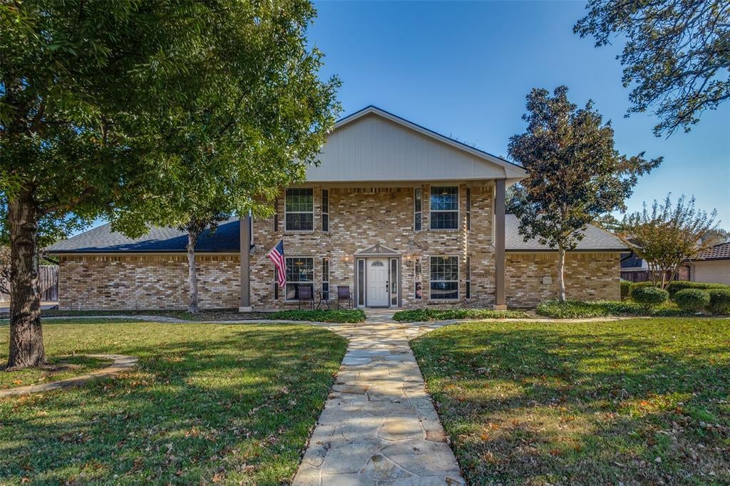 10 Biltmore Ct, Trophy Club, TX 76262