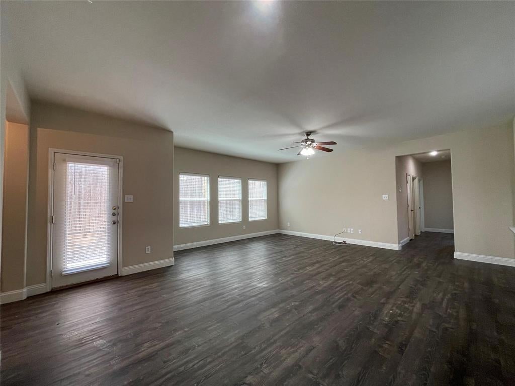1237 Grand Central Pkwy, Fort Worth, TX 76131 photo