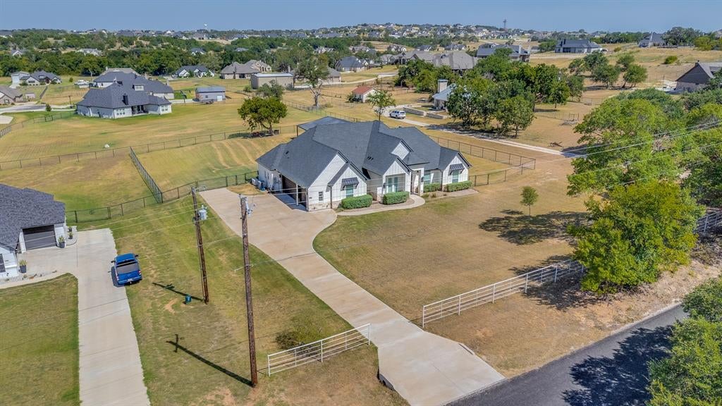 650 Finney Dr, Weatherford, TX 76085