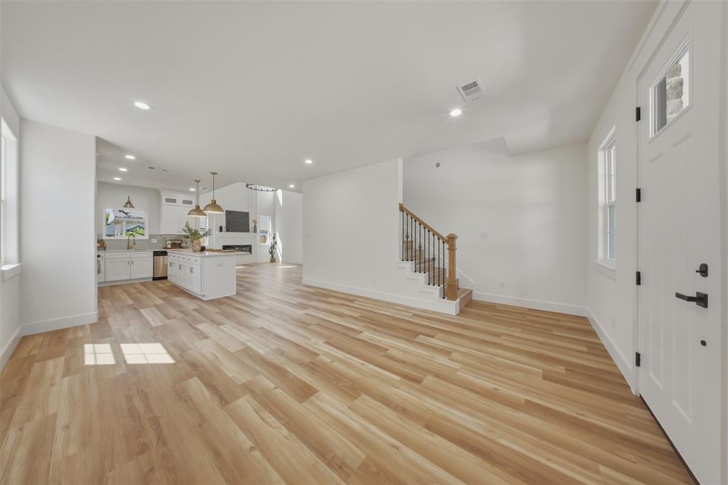 5557 Mercedes Cir, Granbury, TX 76048 photo