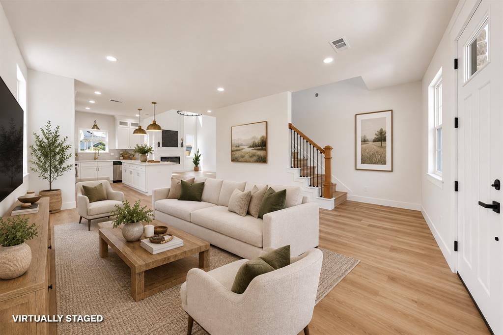 5557 Mercedes Cir, Granbury, TX 76048 photo