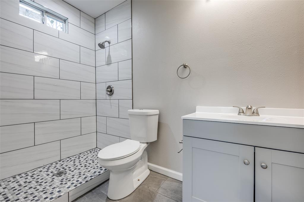 4206 Robert L Parish Star Route Ave, Dallas, TX 75210 photo