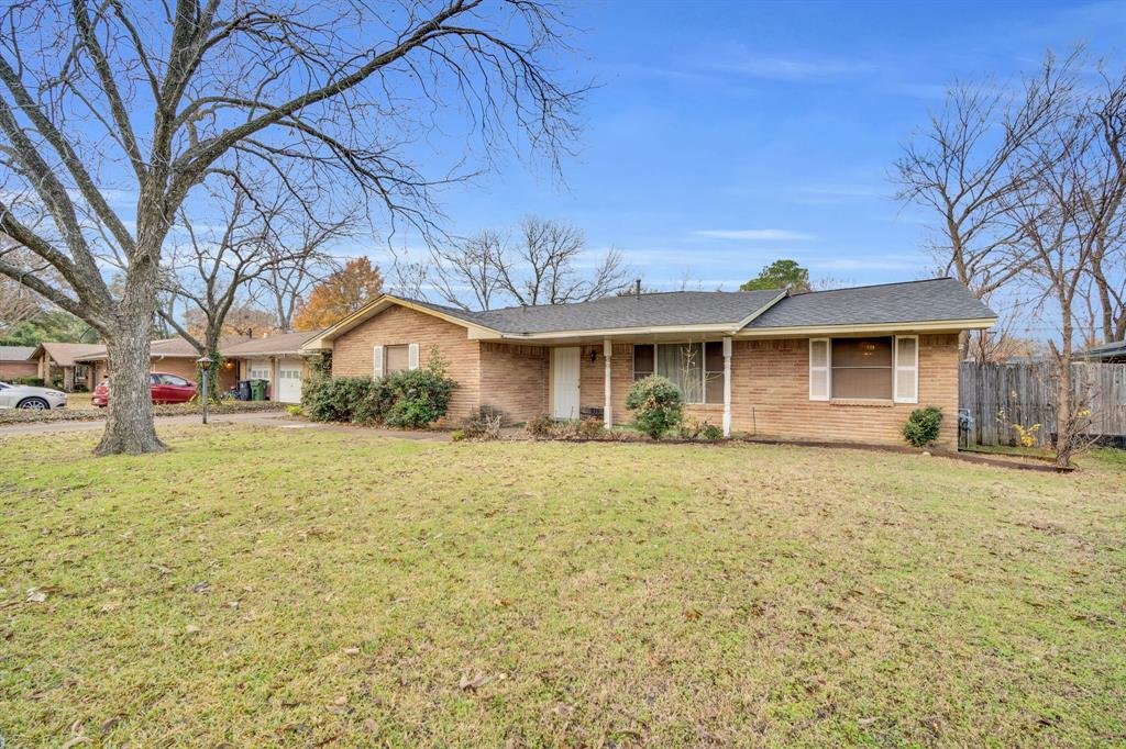 1320 Apache St, Arlington, TX 76012 photo
