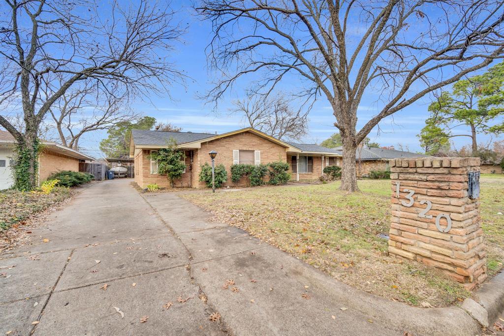 1320 Apache St, Arlington, TX 76012 photo