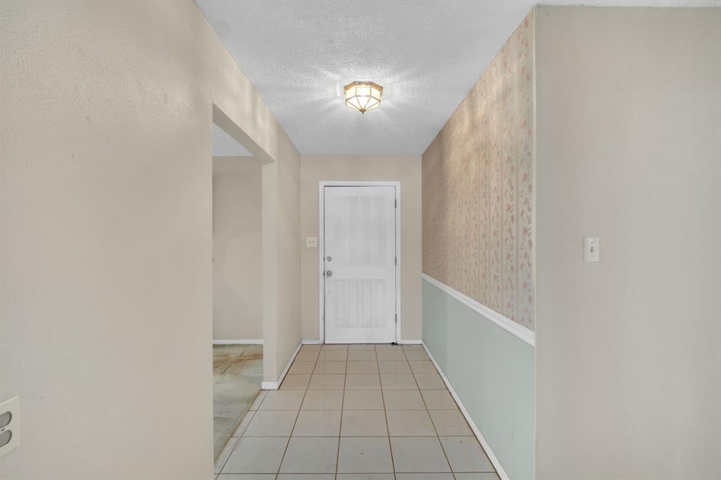 1320 Apache St, Arlington, TX 76012 photo