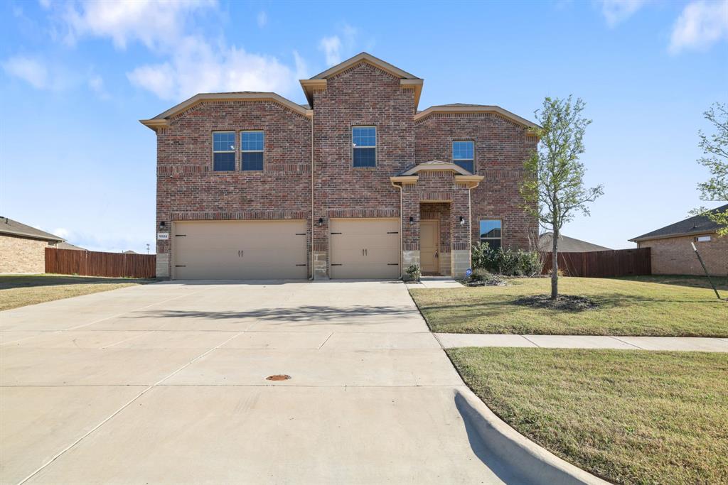 1322 Greenfield Dr, Cedar Hill, TX 75104