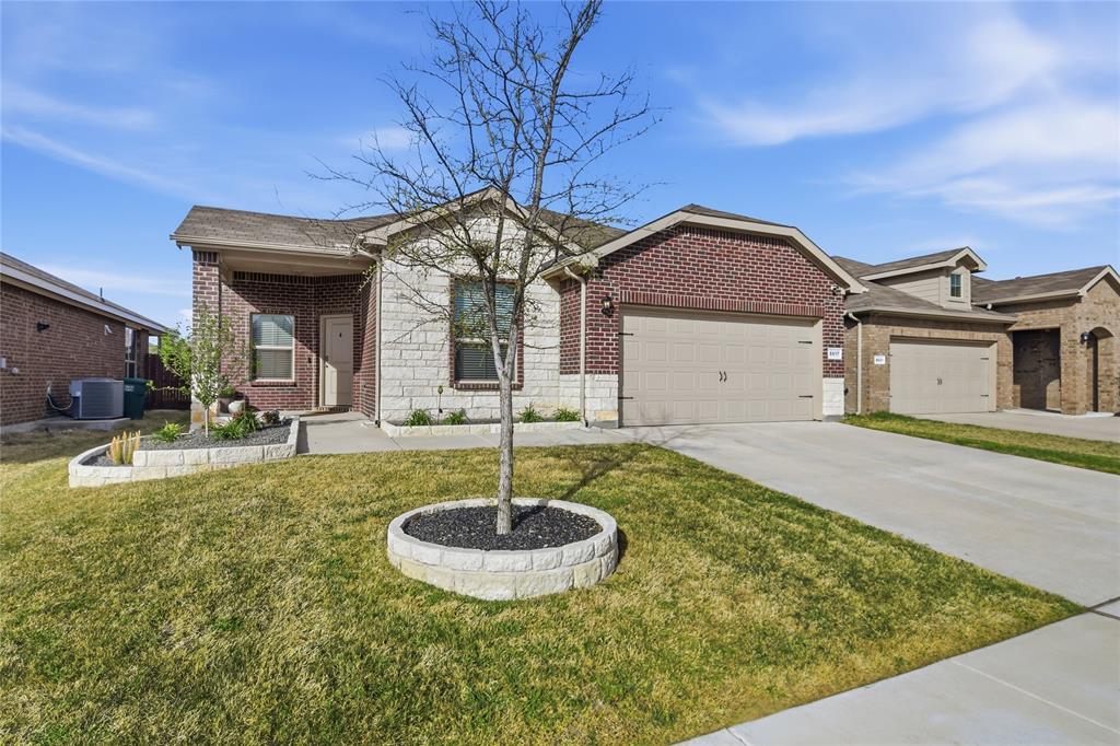 8617 Sandy Park Dr, Fort Worth, TX 76179 photo