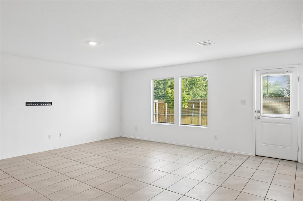 2935 Lorena Jordan Rd, Dallas, TX 75212 photo