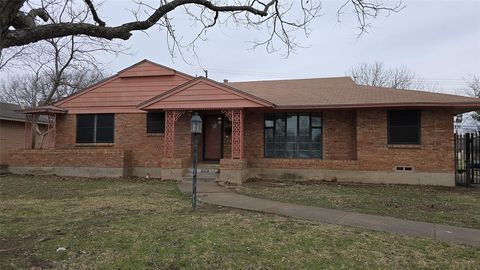Single Family Residence in Dallas TX 951 Channing Circle.jpg