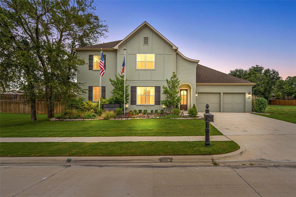 602 Sterling Dr, Benbrook, TX 76126