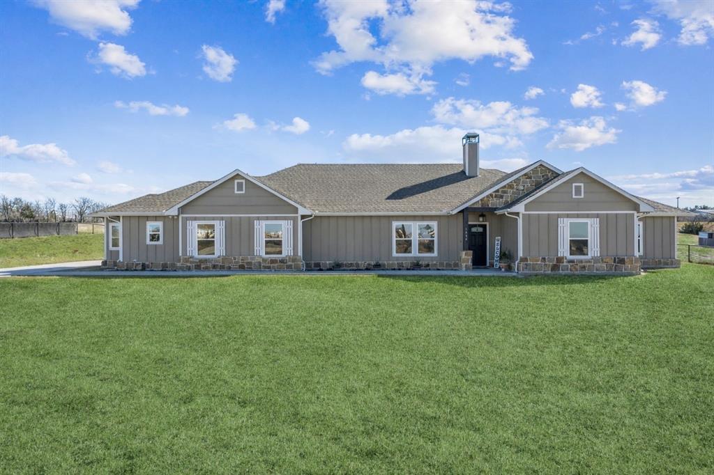 1084 Justin Dr, Springtown, TX 76082