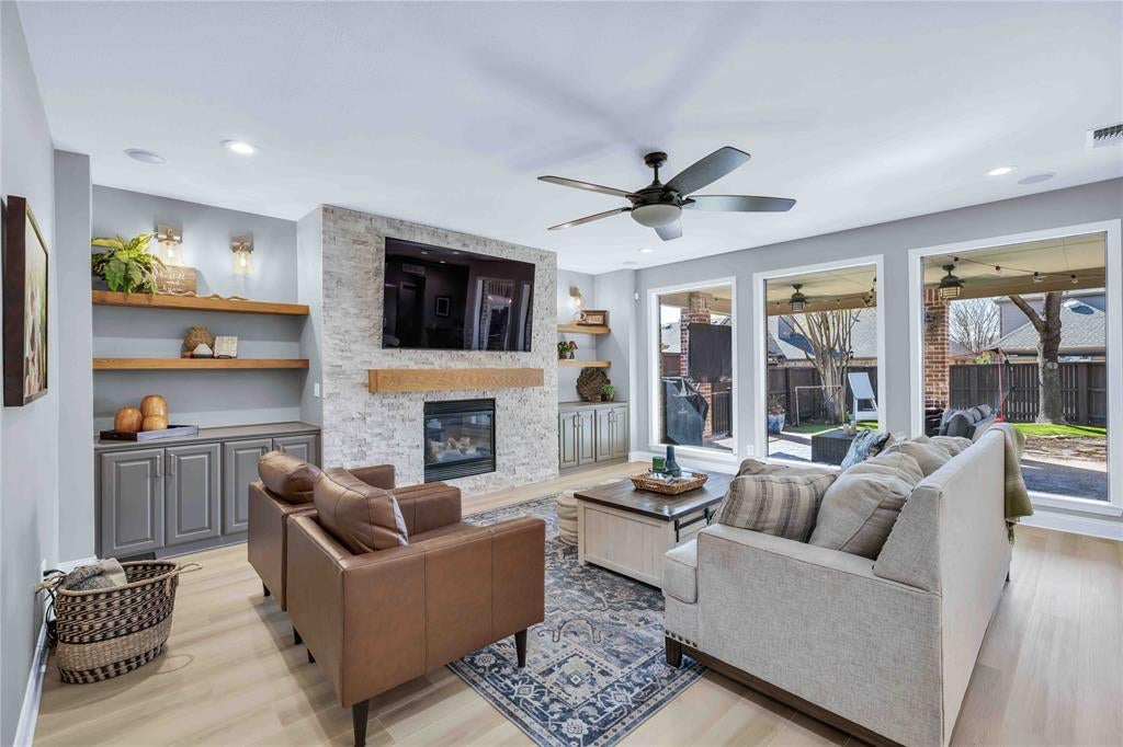 2217 Landoine Ln, Lewisville, TX 75056 photo