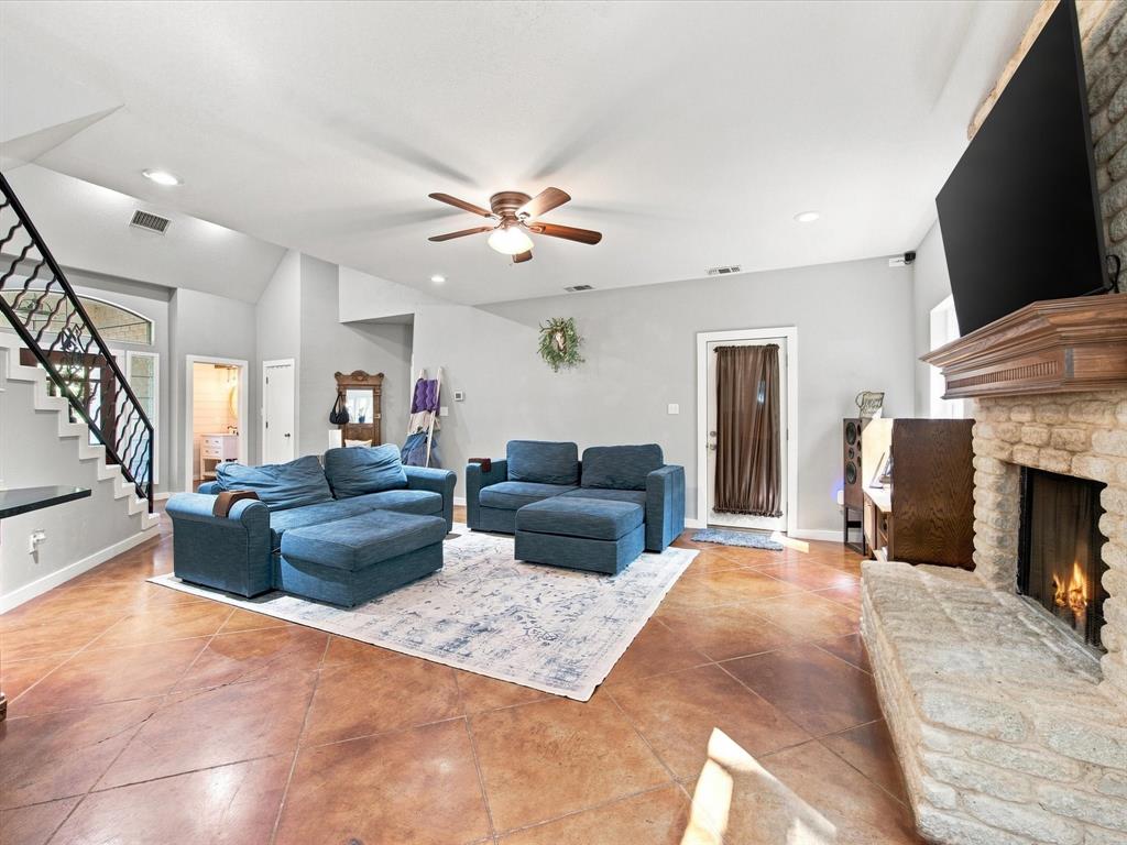 113 Oak Branch Ct, Waxahachie, TX 75167 photo