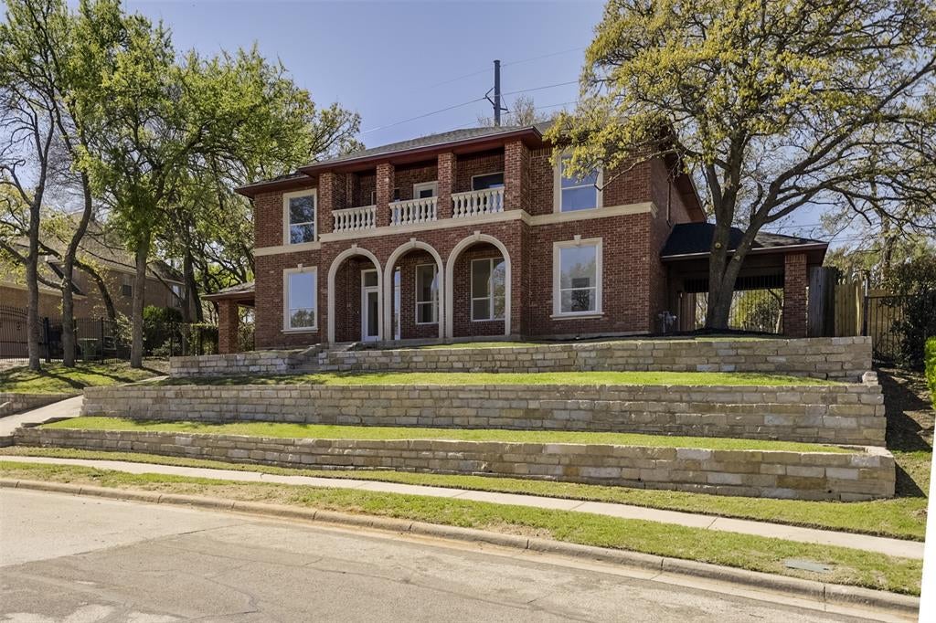 2916 Forestwood Dr, Arlington, TX 76006 photo