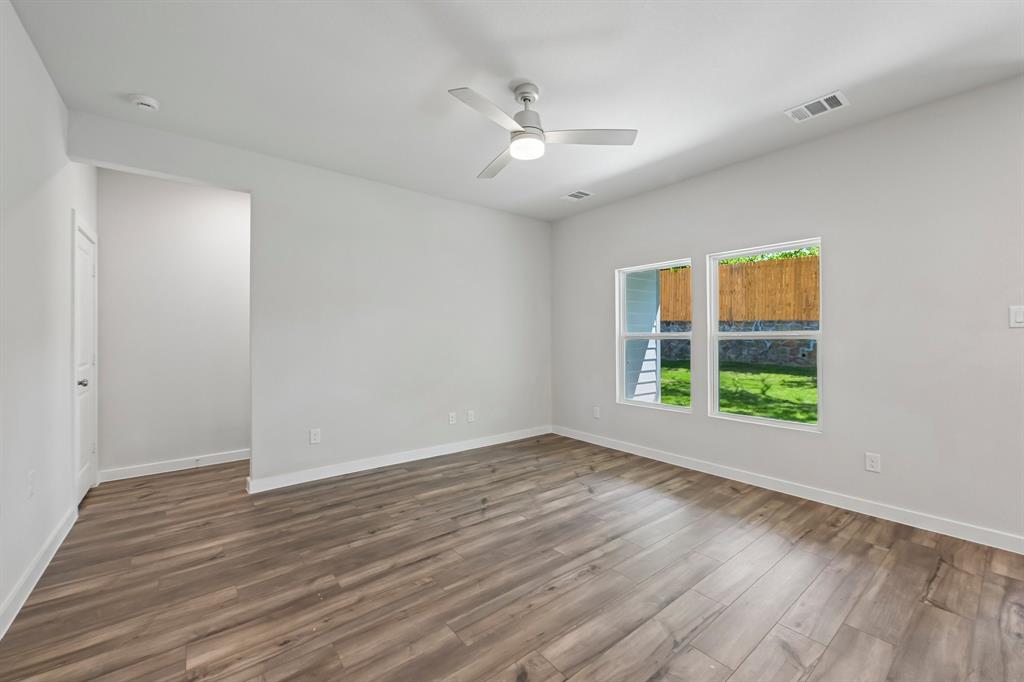 620 Durham Dr, Ferris, TX 75125 photo