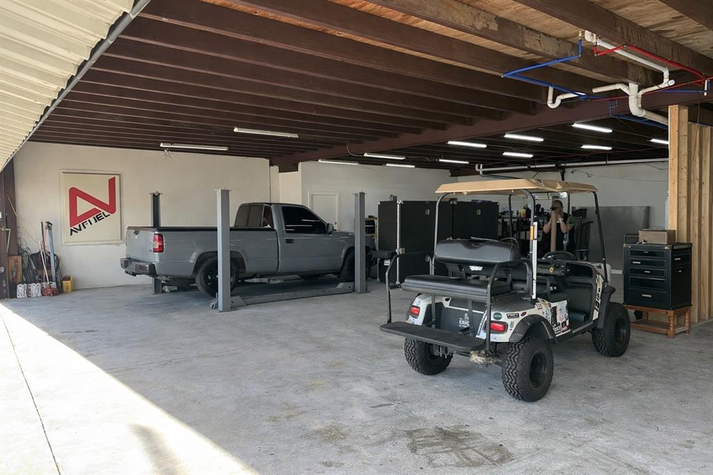 121 Aviator Dr, Fort Worth, TX 76179