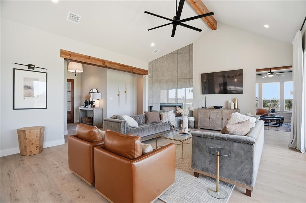 561 Royal Santana, Weatherford, TX 76087 photo