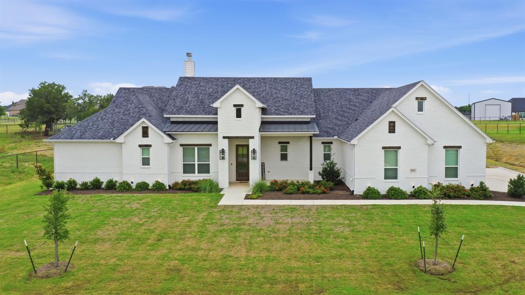 815 Wind River Pass, Azle, TX 76020