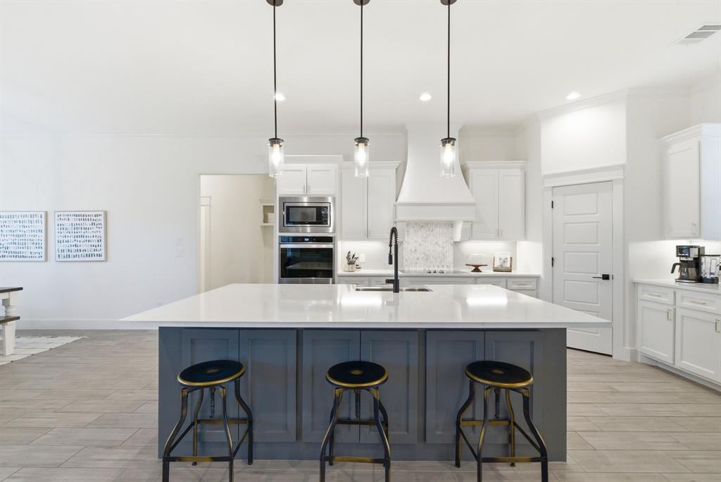 815 Wind River Pass, Azle, TX 76020 photo