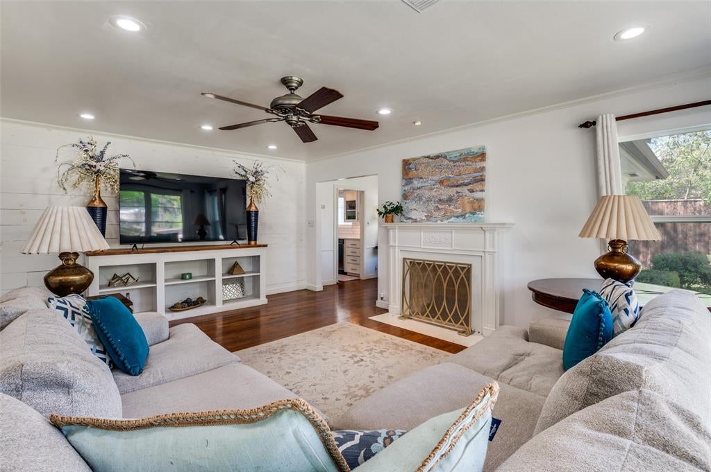 901 Bryson St, Waxahachie, TX 75165 photo