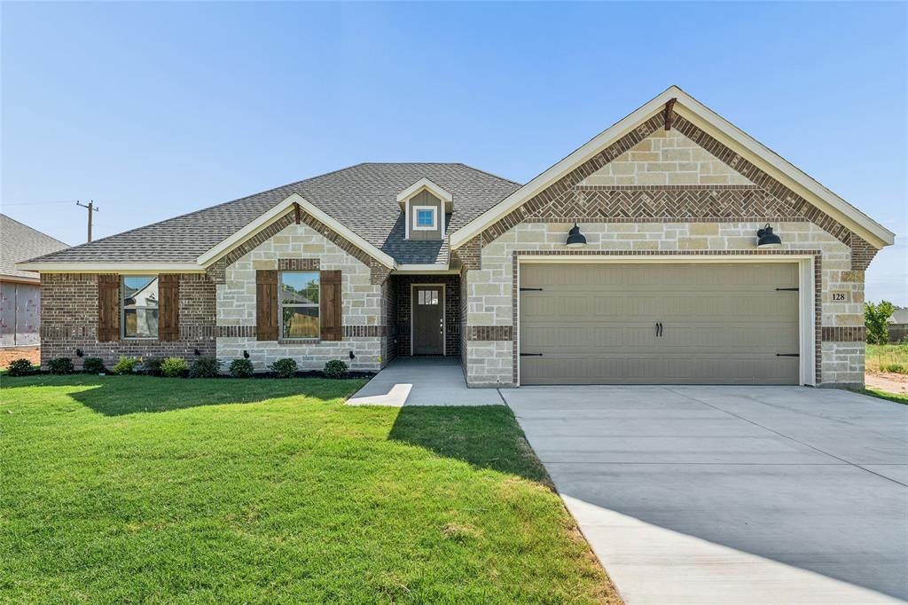 128 Joel St, Springtown, TX 76082