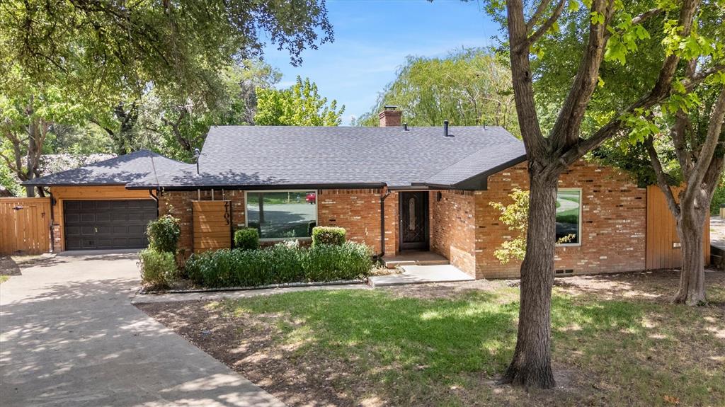 2103 Healey Dr, Dallas, TX 75228