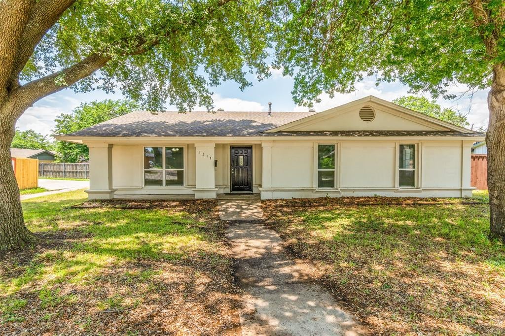1317 Mount Vernon Dr, Mesquite, TX 75149