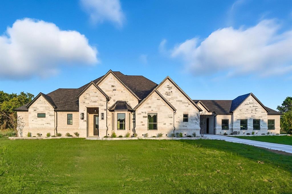 2061 Glenhollow Dr, Weatherford, TX 76088