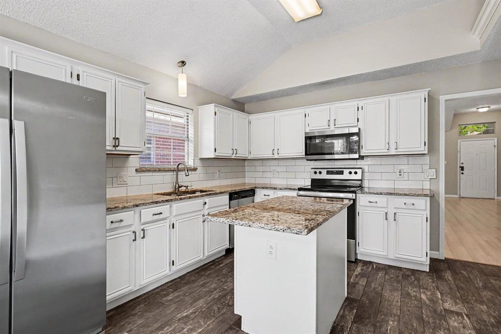 5612 Cancun Dr, North Richland Hills, TX 76180 photo