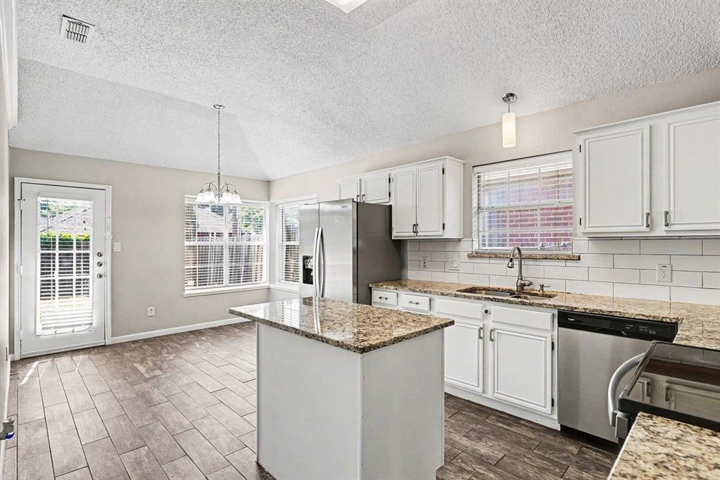 5612 Cancun Dr, North Richland Hills, TX 76180 photo
