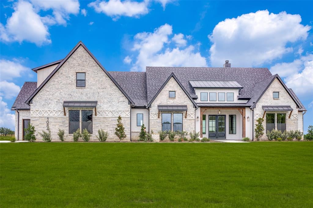 1084 Woodland Rd, Weatherford, TX 76088