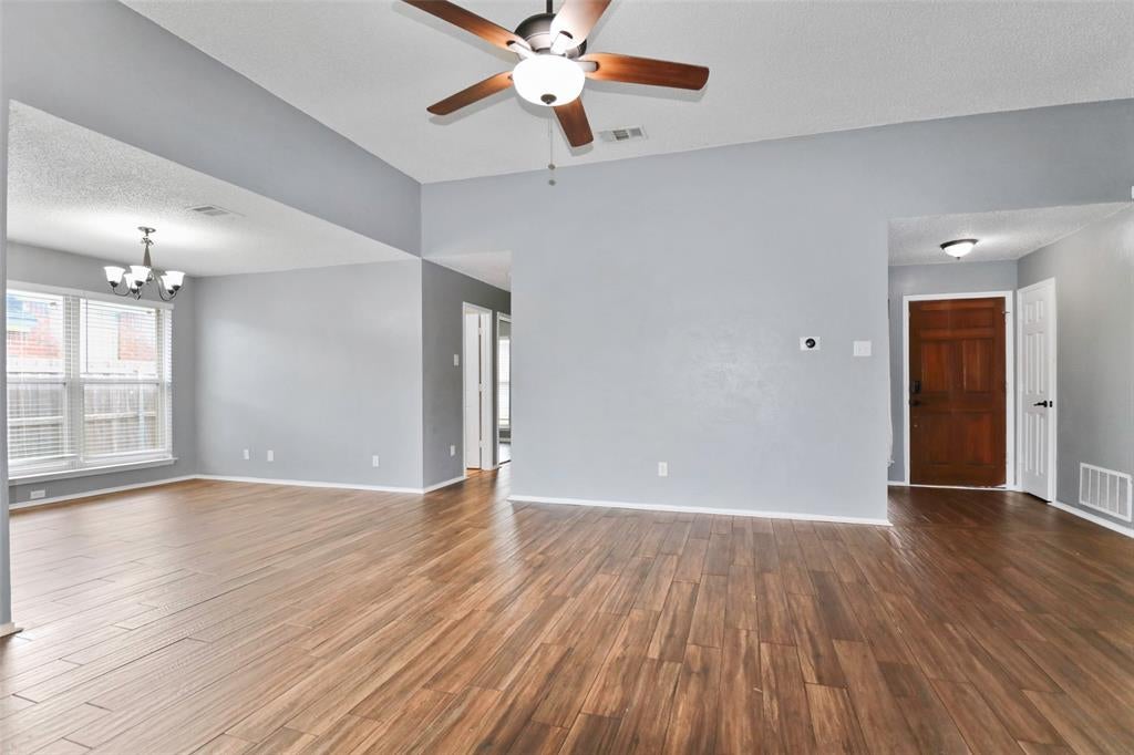 920 Micarta Dr, Mesquite, TX 75181 photo