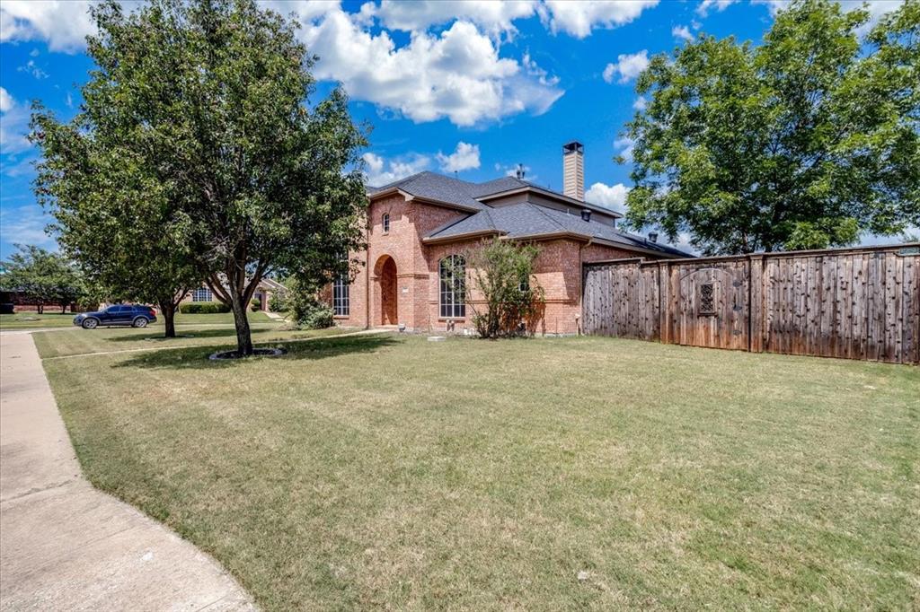 1102 Waterside Ct, Mesquite, TX 75181 photo