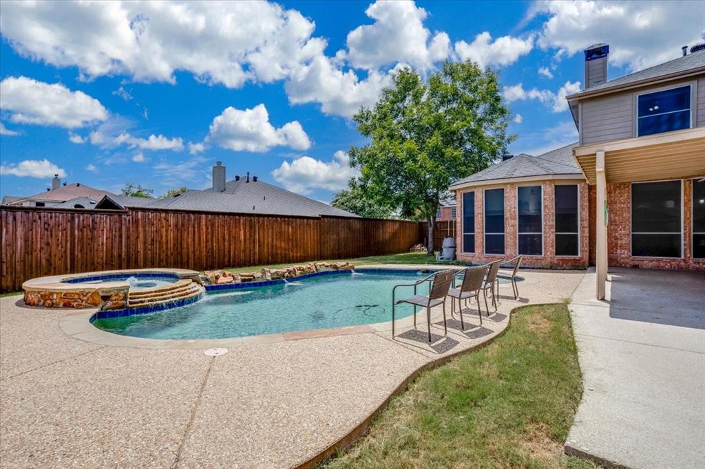 1102 Waterside Ct, Mesquite, TX 75181