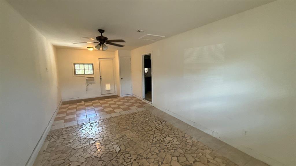 1851 Chevy Chase Dr, Carrollton, TX 75006 photo