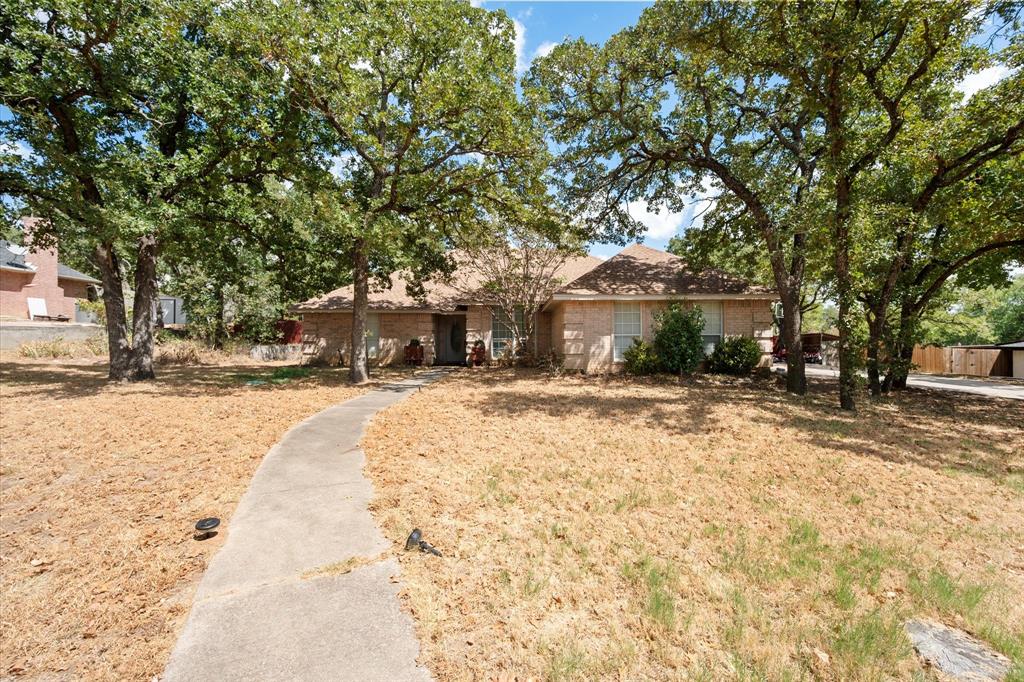 512 Shady Oaks Trl, Burleson, TX 76028 photo