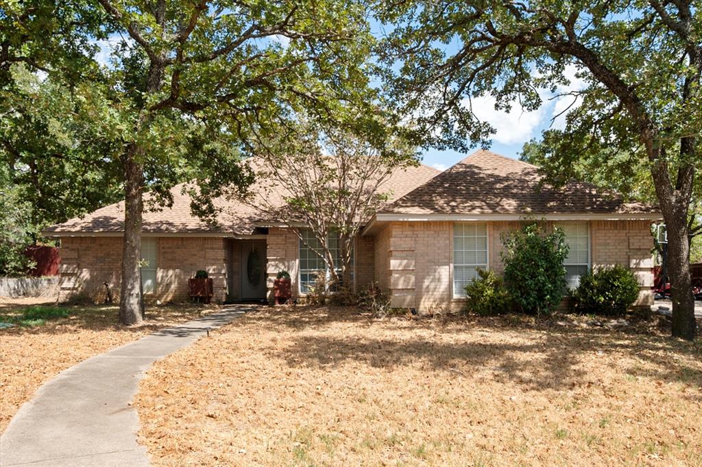512 Shady Oaks Trl, Burleson, TX 76028 photo