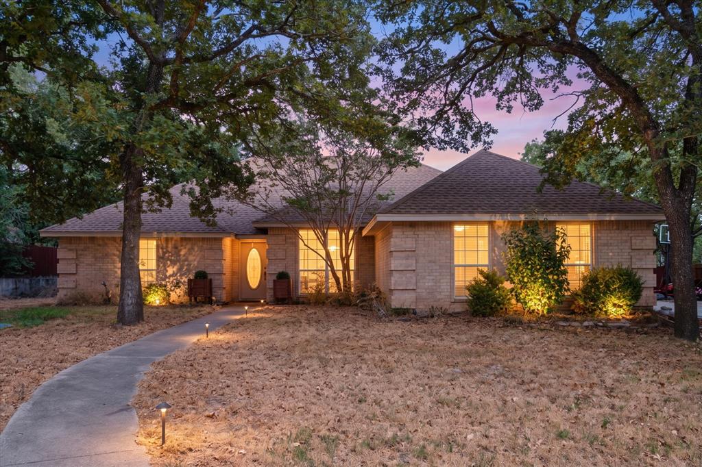 512 Shady Oaks Trl, Burleson, TX 76028 photo