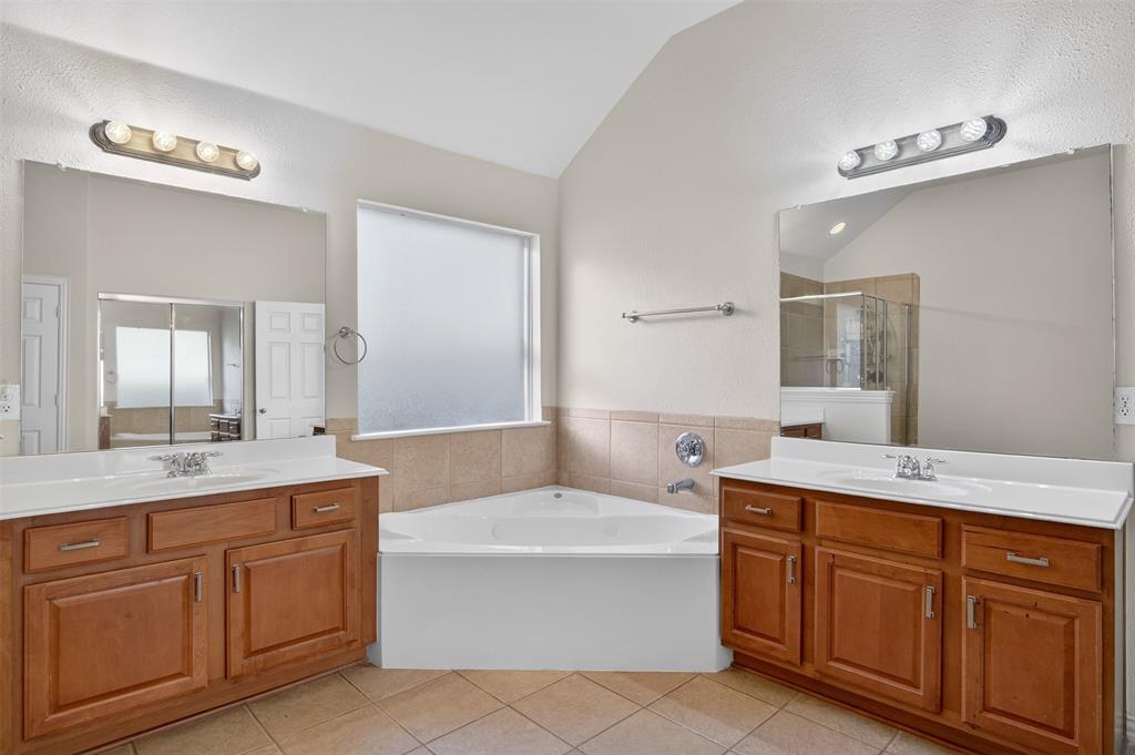1410 Oxbow Dr, Cedar Hill, TX 75104 photo