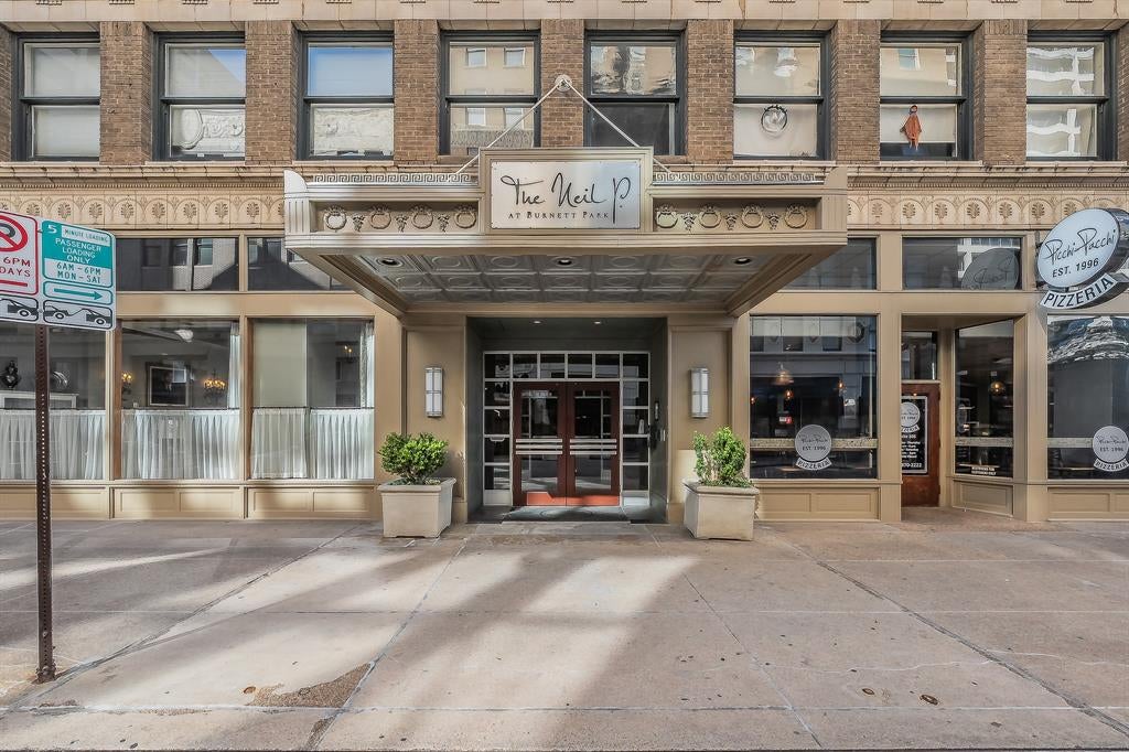 411 7 St, Fort Worth, TX 76102