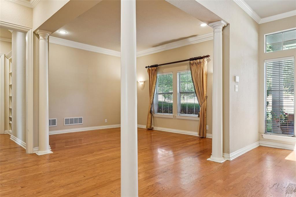 27 Oak Forrest Cir, Denton, TX 76210 photo