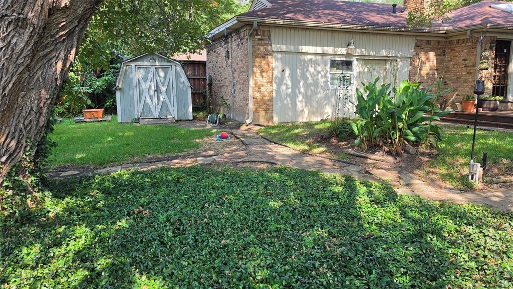 1210 Vicksburg Dr, Garland, TX 75041 photo