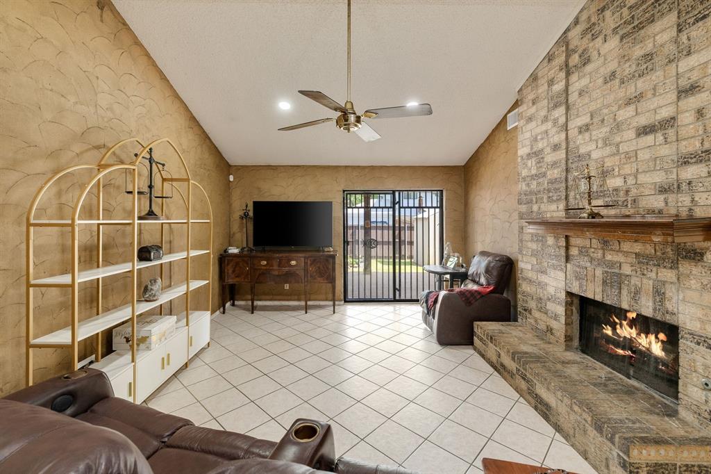 1865 Juniper Ln, Lewisville, TX 75077 photo